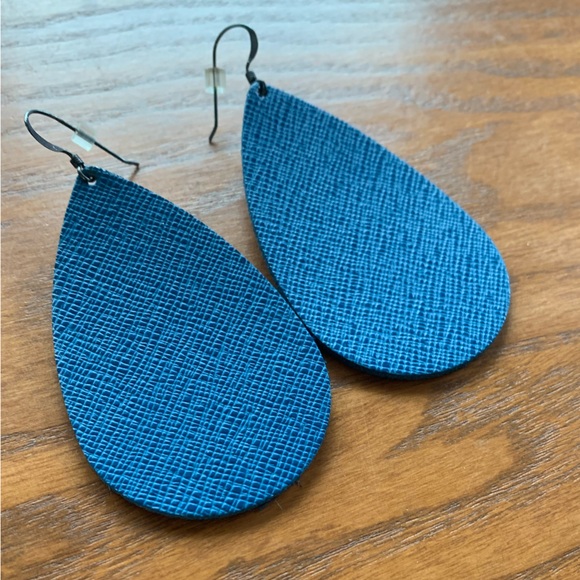 Nickel and Suede Teardrop Earrings - Picture 4 of 4